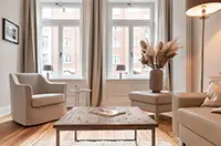 Wohnzimmer eines möblierten Appartements